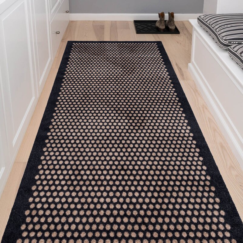 Tica Copenhagen Dot gulvmatte 200x90 cm svart/sand