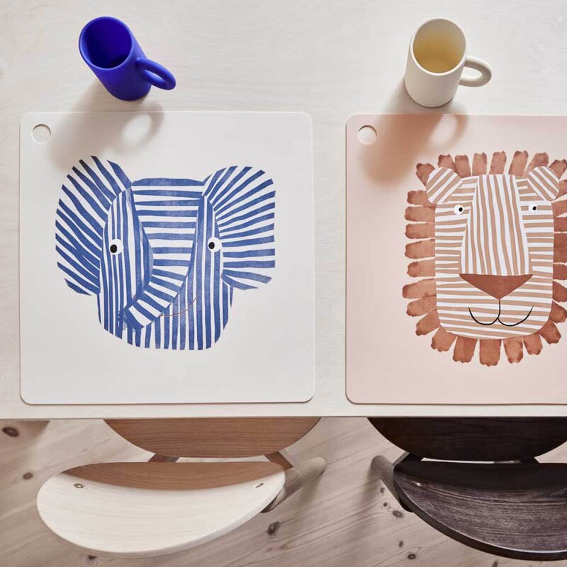 OYOY Erik Elefant bordbrikke 38 cm blue