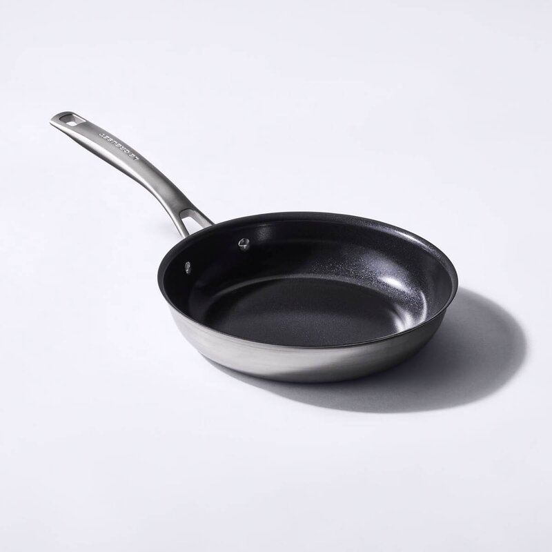 Le Creuset Essential 3-Ply stekepanne 24 cm keramisk
