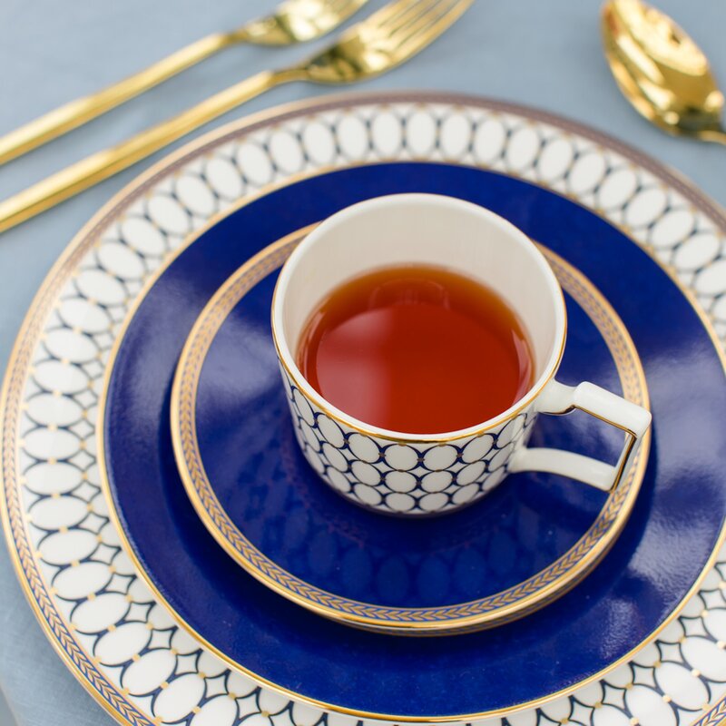 Wedgwood Renaissance Gold tekopp & asjett