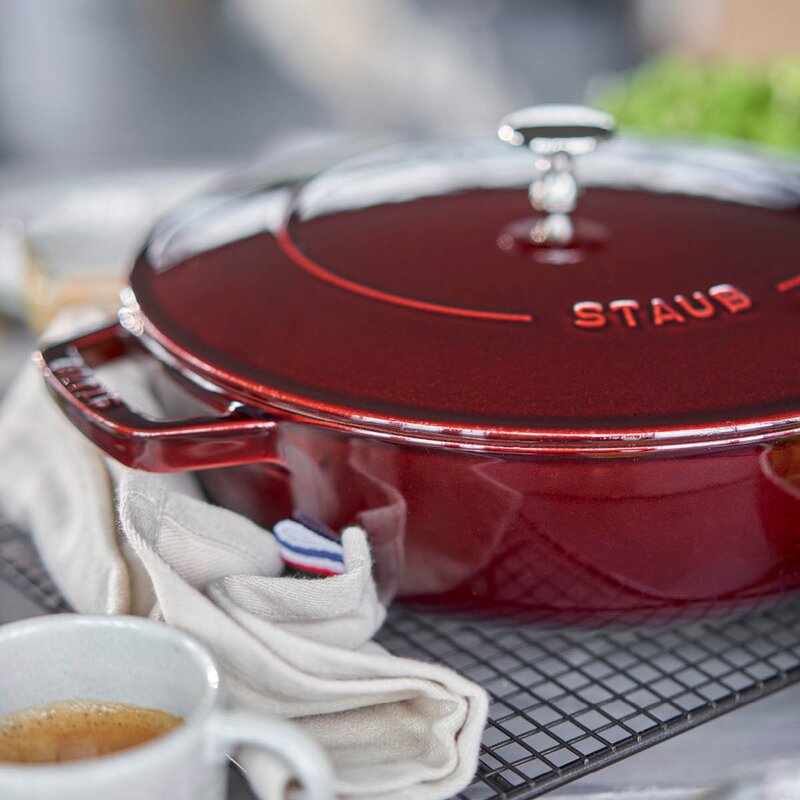 Staub Chistera sauté-traktørpanne 28 cm grenadin