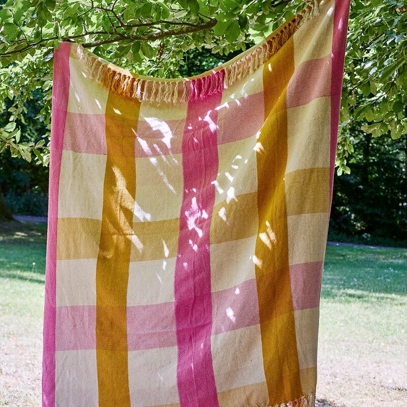Bloomingville Hadley pledd 160x130 cm rutet