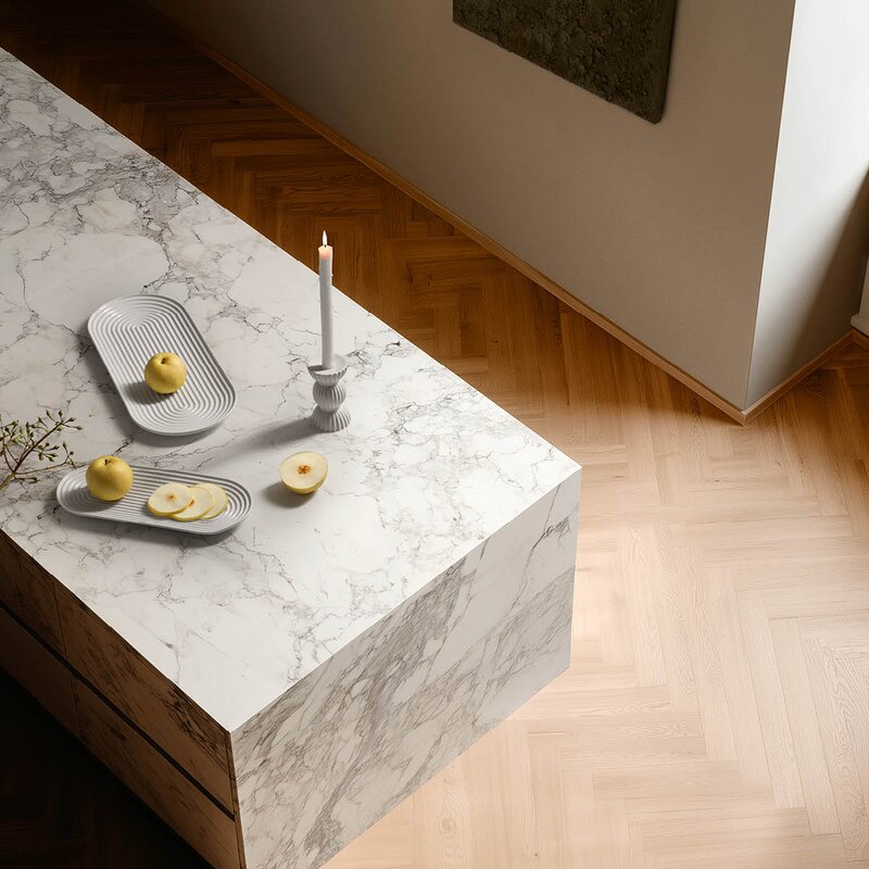 Lyngby Porcelæn Lyngby Tura oval serveringsfat 34x14,5 cm hvit