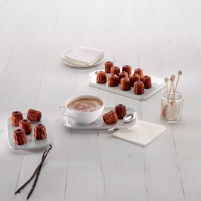 Lékué Silikonform for Cannelé Bordelais mini 18 hull svart