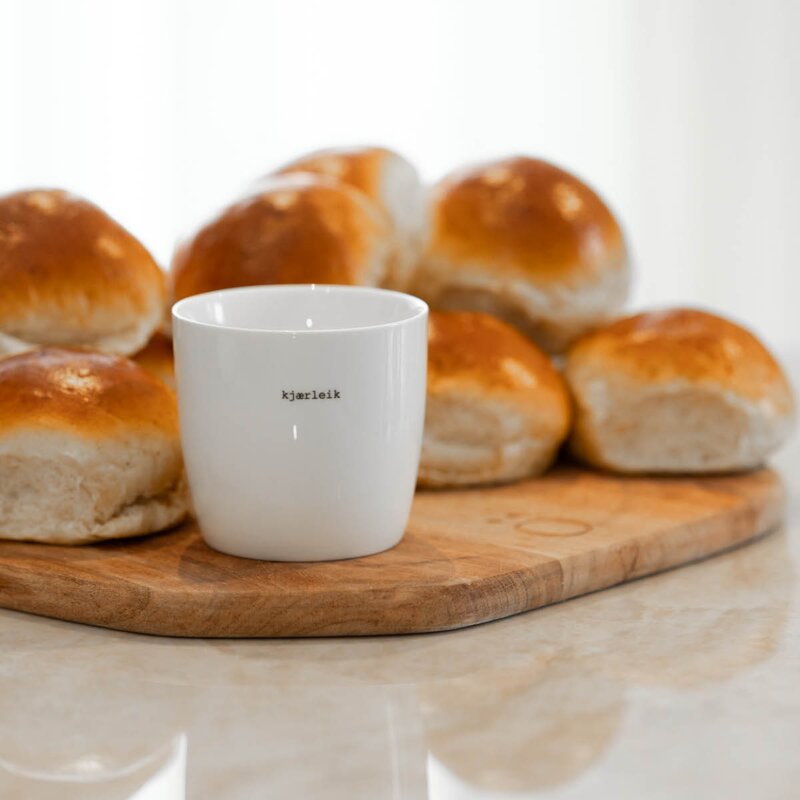 Sögne Home Krus Kjærleik 30 cl hvit