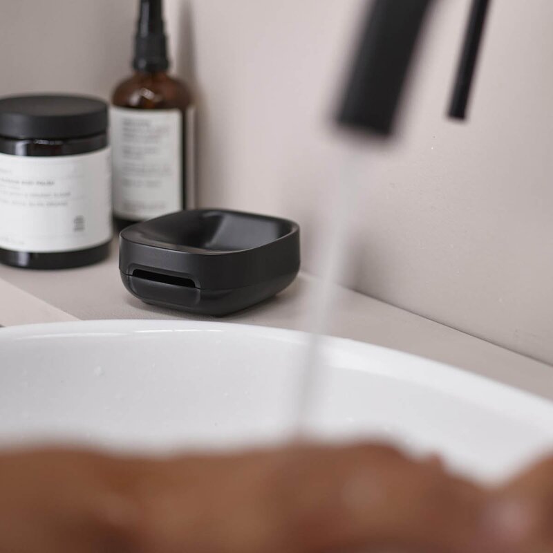 Joseph Joseph Slim Compact såpeskål 7,1x8,4 cm matt svart