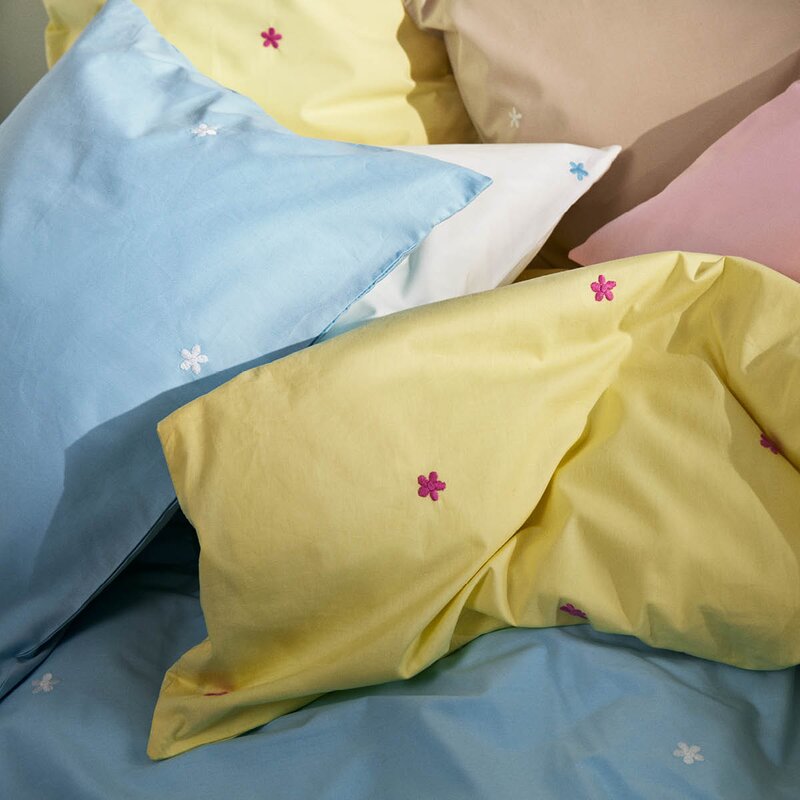 Juna Daisy sengetøy junior 100x140 cm gul