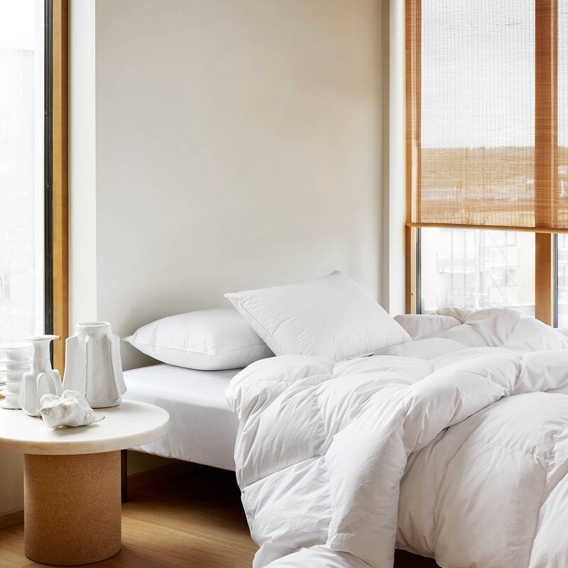 Høie Saga dunpute lav 50x70 cm hvit