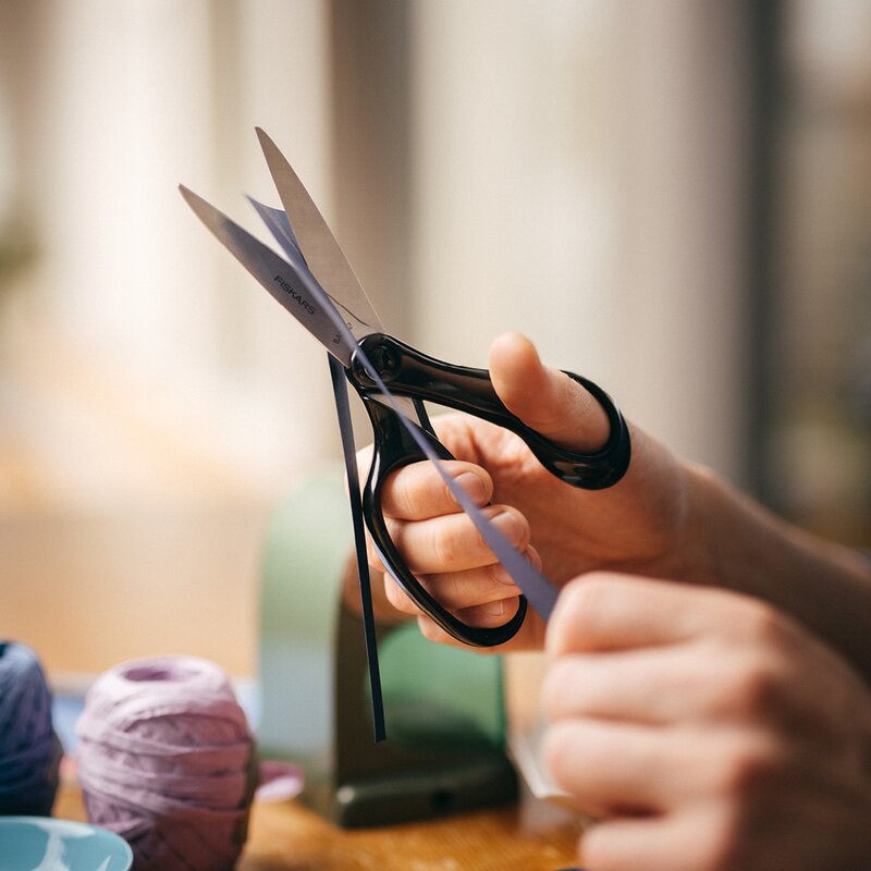 Fiskars Skolesaks 12+ år 18 cm svart