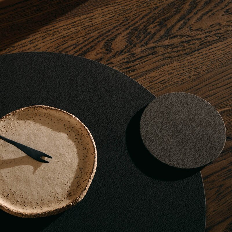 LIND DNA Circle Nupo bordbrikke 38 cm Black Ink