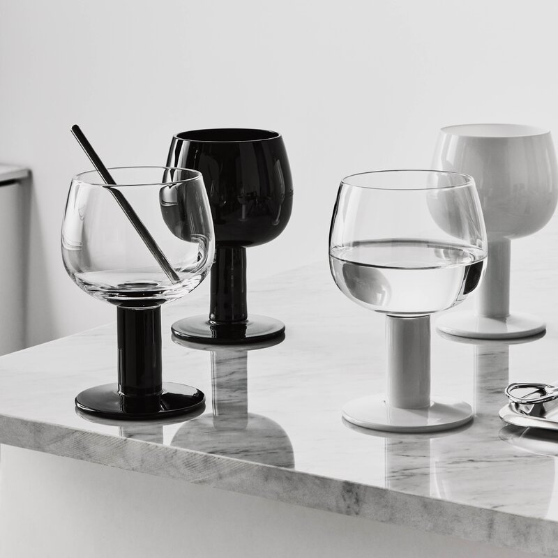 Kosta Boda Fars Glas vinglass 40 cl 4 stk hvit/svart